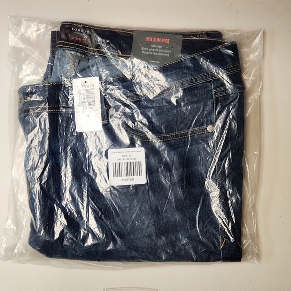 ❤️NWT VINTAGE TORRID JEANS - LUXE BOOT CUT - SUPER STRETCH DENIM - MID-RISE - Picture 9 of 15